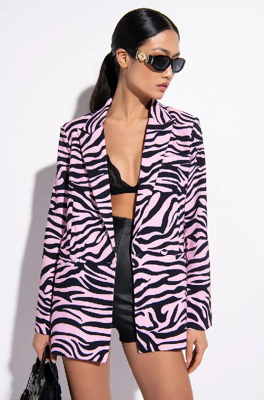 Blazers for modern gentlemen look sharp -AS IF ZEBRA BOYFRIEND BLAZER