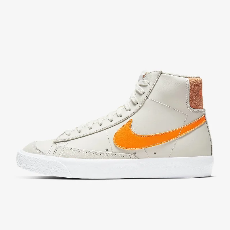 Blazers with draped fronts feel artistic -Blazer Mid ’77 Vintage (Light Bone + Total Orange)