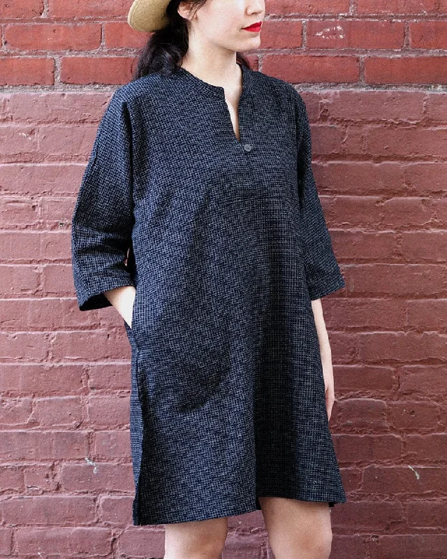 Abstract Dresses for Creative -ToK Pocket Dress, Oversized A-Line, Front Button, Chijimi, Indigo Grid