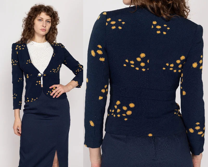 Blazers with notched lapels are standard -XS 70s Navy Blue Floral Blazer