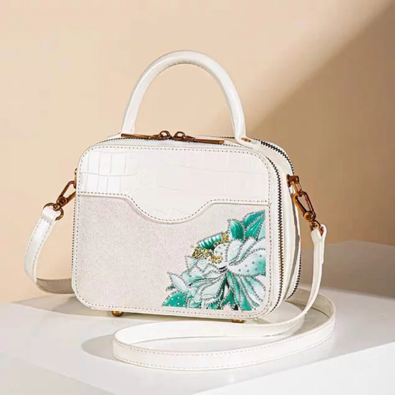 Handle bags with pastel colors for softness -White Neko Handbag